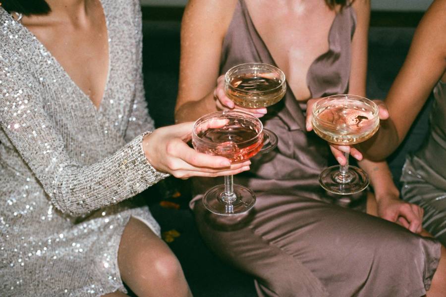 What to Wear to an Engagement Party: Top Outfit Ideas and Dress Codes Frank Jewelers What to Wear to an Engagement Party: Top Outfit Ideas and Dress Codes Frank Jewelers