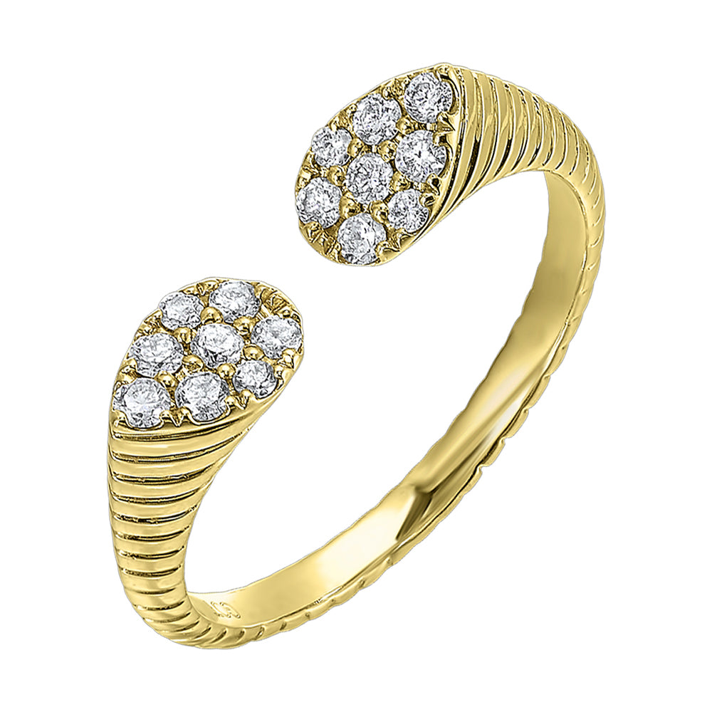 This exquisitely textured yellow gold ring is a royal masterpiece. Its band tapers towards two pear-shaped diamond clusters, converging to create a profile that captures the essence of regal charm.