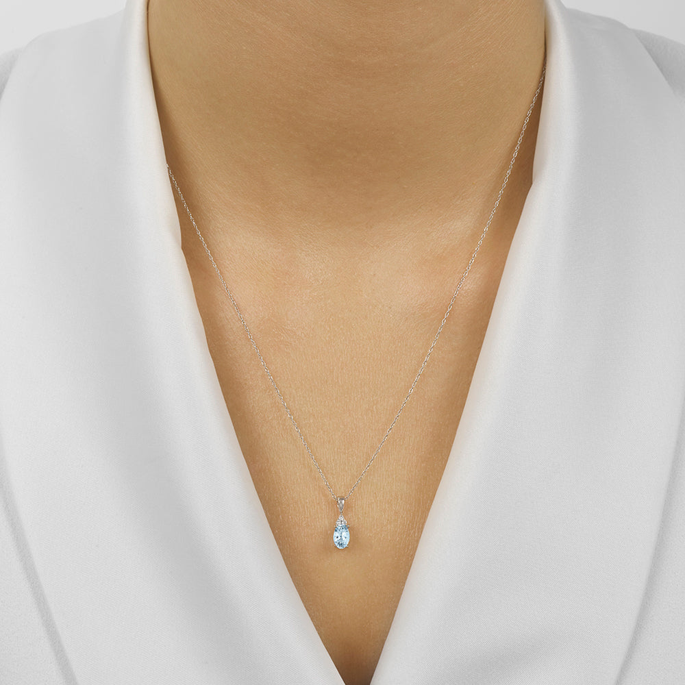 10Kt White Gold Diamond 1/50Ctw & Aquamarine 3/8Ctw Pendant