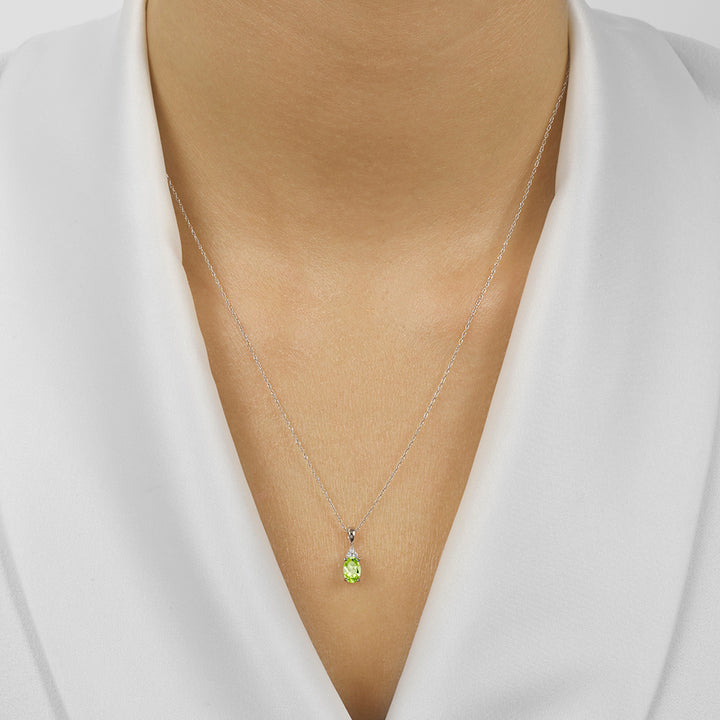 10Kt White Gold Diamond 1/50Ctw & Peridot 1/2Ctw Pendant