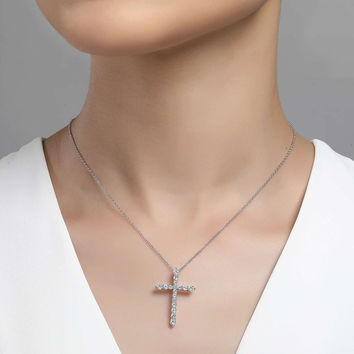 1.06 CTW Cross Pendant Necklace