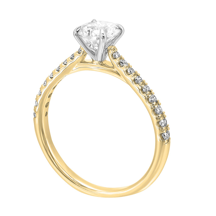 A vibrant micro pave set diamond provides an endless sparkle with the center focused look.