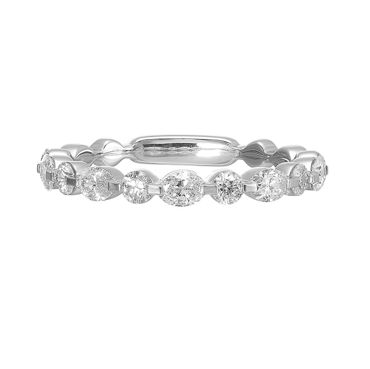 Alternating round and marquise diamonds create an alluring pattern across the top of this chic band.