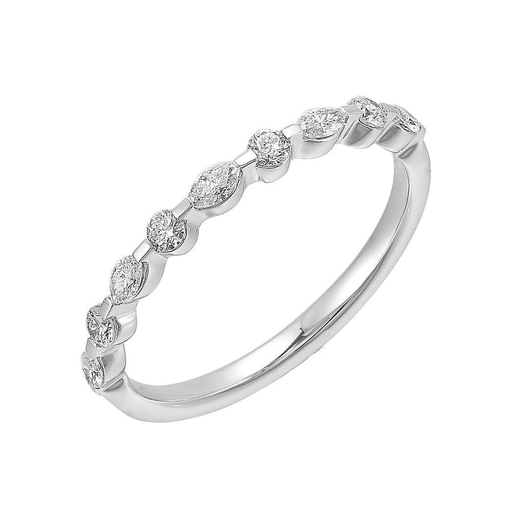 Marquise and round diamonds in alternate pattern in a captivating single prong look, dance on this band set half way along with comfort fit inside.