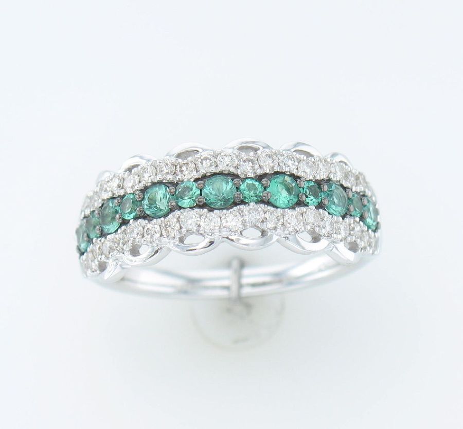 14K WHITE GOLD DIAMOND EMERALD RING