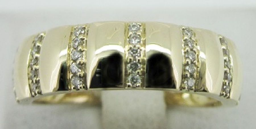 14K YELLOW GOLD DIAMOND  RING